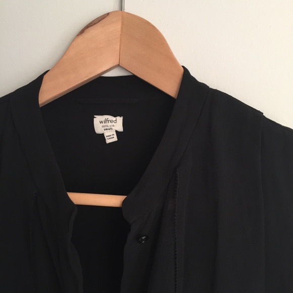 Wilfred 100% silk button up tank in black - Picture 2 of 4